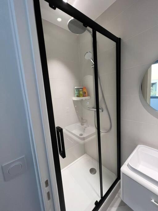 Cosy Flat For 6 People #2 Apartment Asnieres-sur-Seine Ngoại thất bức ảnh